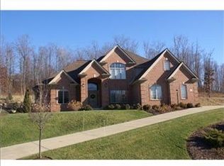 112 Preserve Valley Dr, Cranberry Township, PA 16066