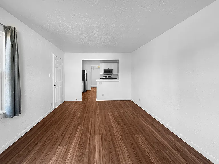 1725 S 35th St — Photo 11