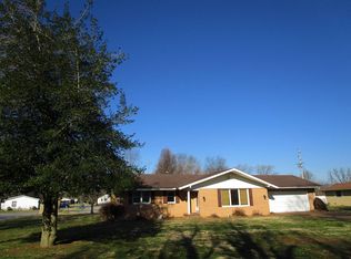 606 Evergreen Ln, Carmi, IL 62821