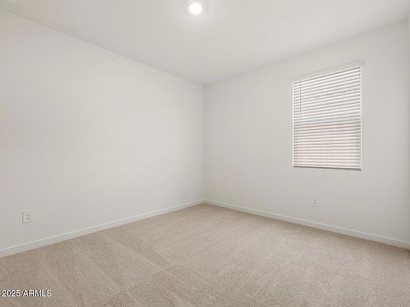 5th image of 37498 W SAN SISTO Avenue