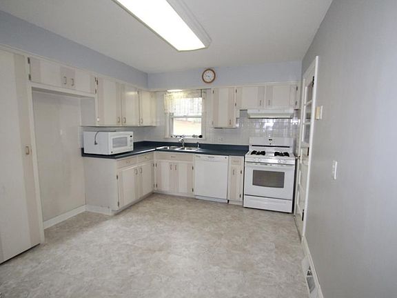 4th image of 141 S Avon Ave