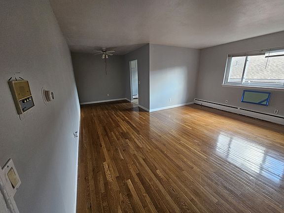 3rd image of 80 Farmington Ave APT B7