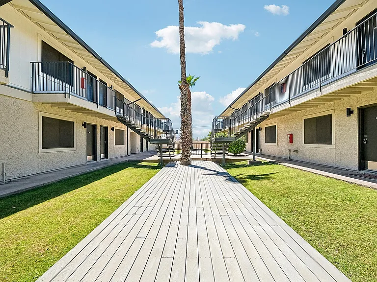 29-web-or-mls-N 23rd Ave-S0307-029