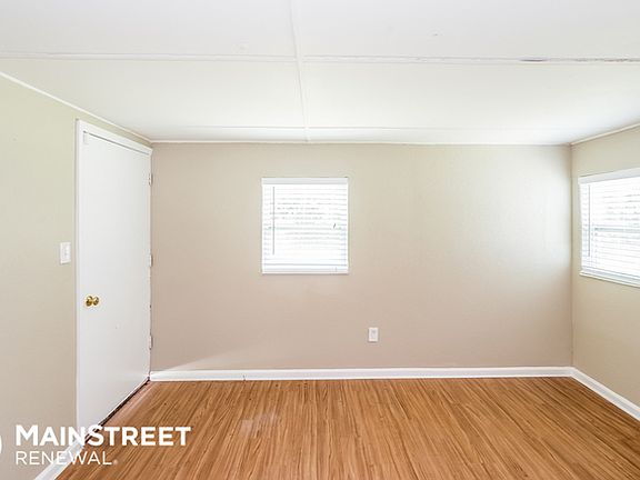 2nd image of 1038 Pheasant Dr