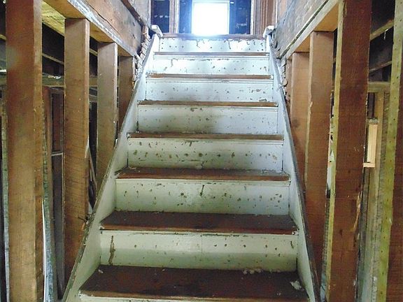 3rd image of 544 Maple Ave
