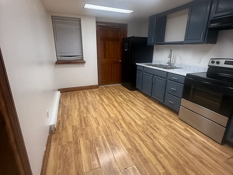 321 Washington Ave #2 — Photo 6