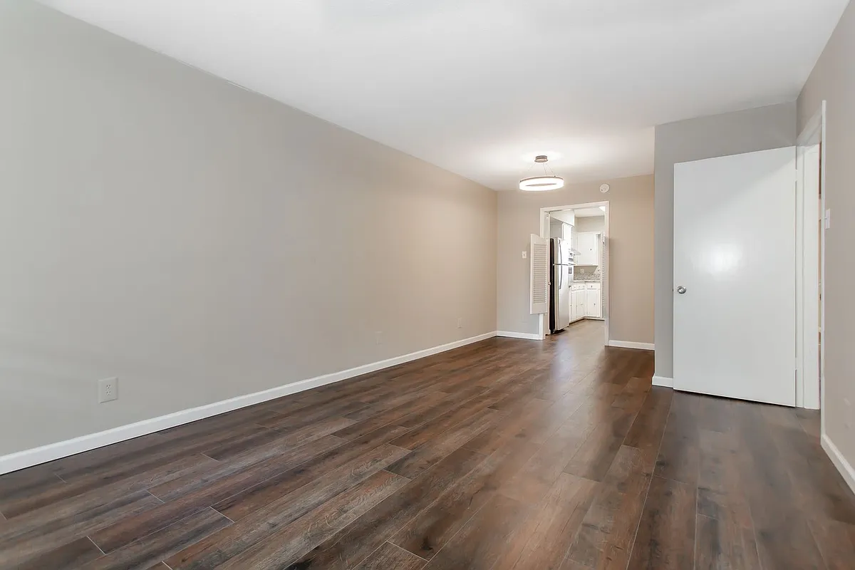 Building Photo - 7551 Brentcove Cir