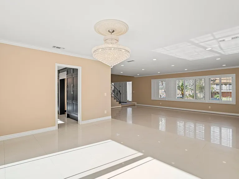 1210 Swarthmore Dr — Photo 12