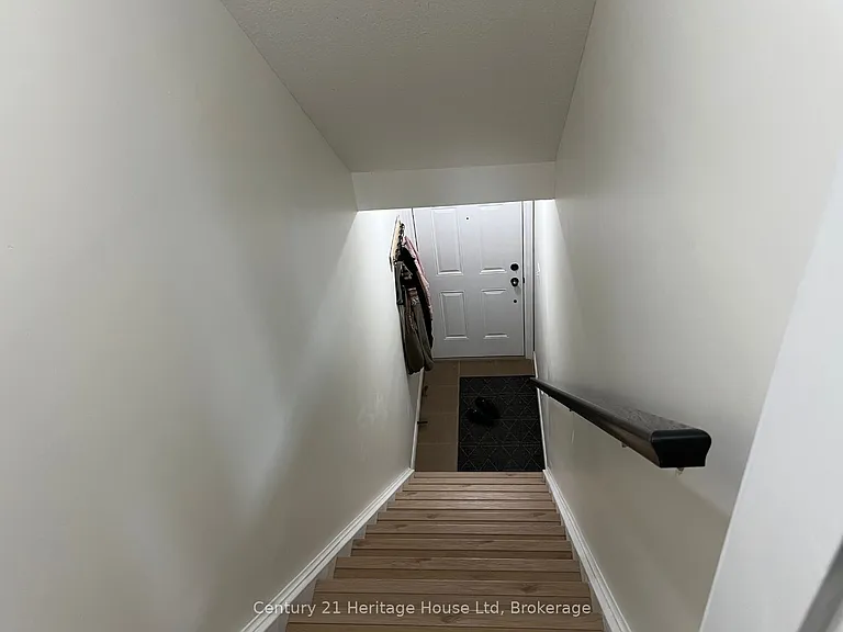 654 Woodlawn Rd E #B — Photo 5