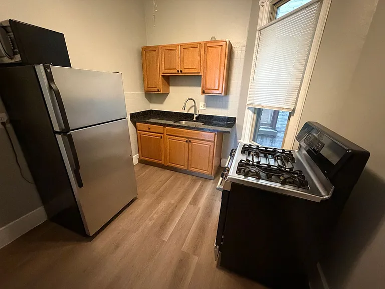 116-118 Center Street — Photo 1