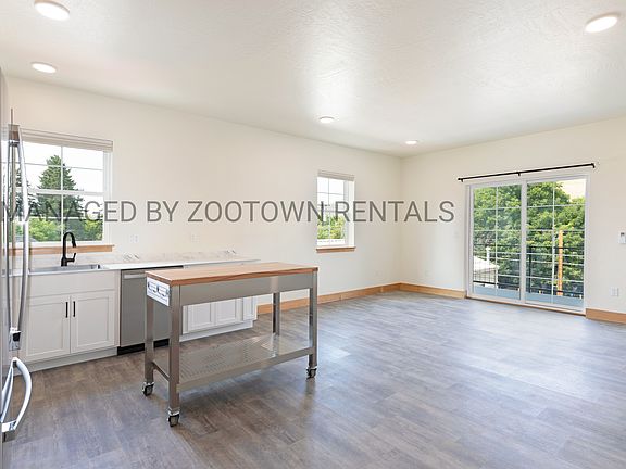 3rd image of 614 N 3rd St W #301