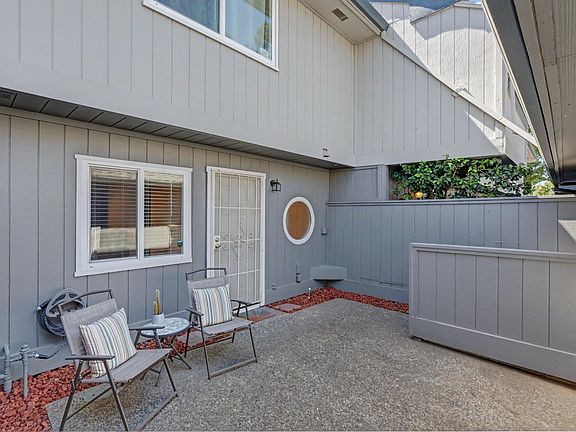 4th image of 8024 Briar Ridge Ln