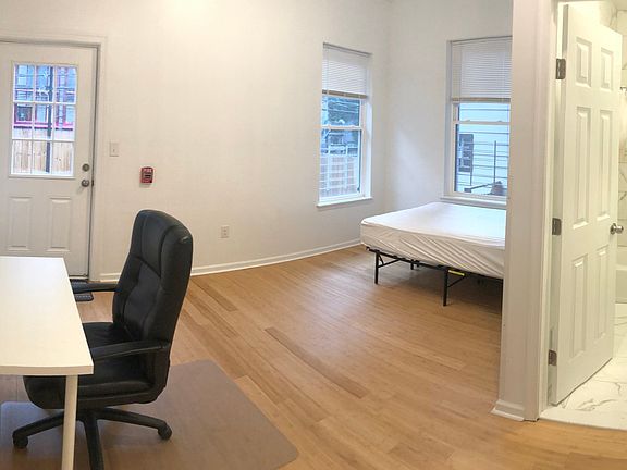 3rd image of 224 S 44th St #3