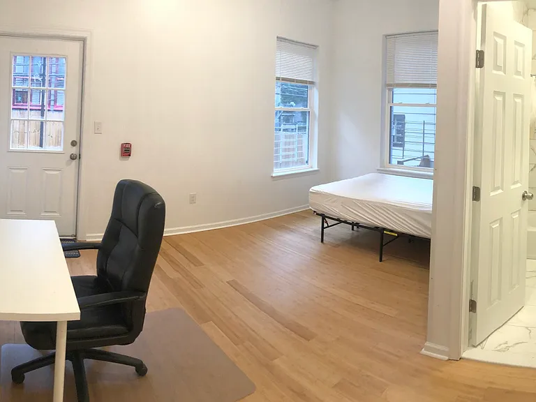 224 S 44th St #1 — Photo 3