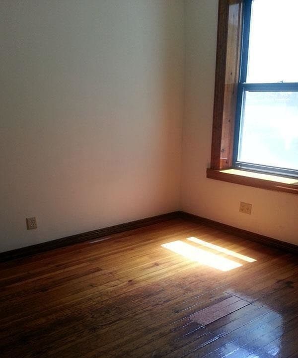 2nd image of 407 14th St #43