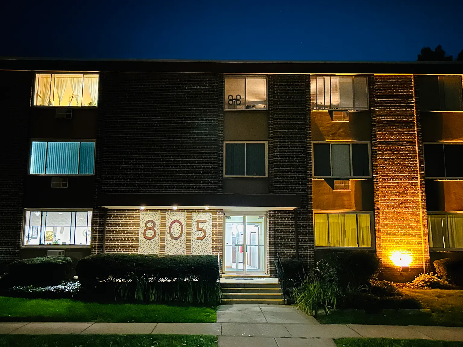 2 bed, 780 sqft, $1,550 — Photo 1