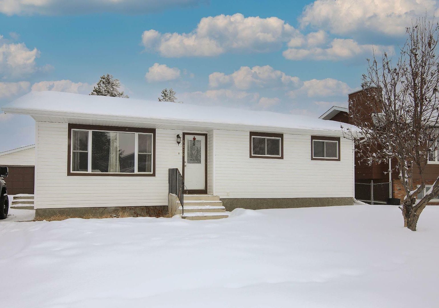 5220 N 56th Ave, Eckville, AB T0M 0X0 Zillow