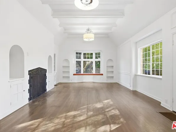 2633 N Commonwealth Ave, Los Angeles, CA 90027