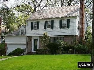 7 Ardsley Pl, Great Neck, NY 11021