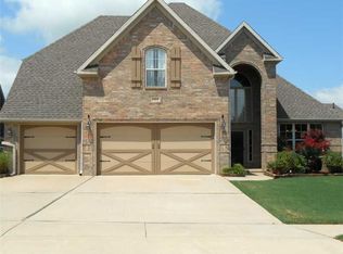 5412 Fireplace Dr, Rogers, AR 72758