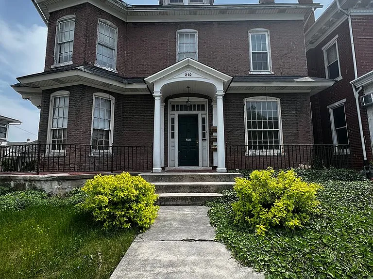 212 E Main St - DNTF — Photo 5