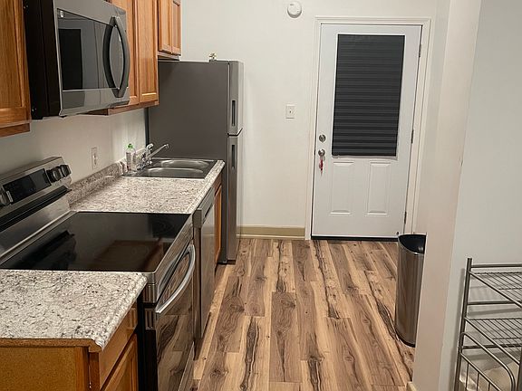 2nd image of 339 Market St APT 4