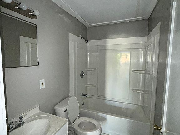 5th image of 423 N Cherry St