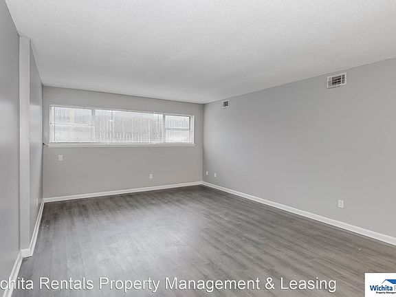 2nd image of 3007 E Wilma St APT 104