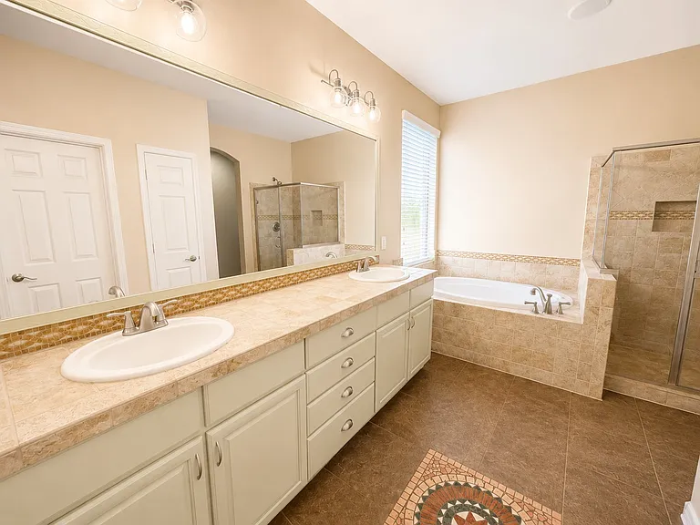 8206 S 22nd Ln — Photo 12