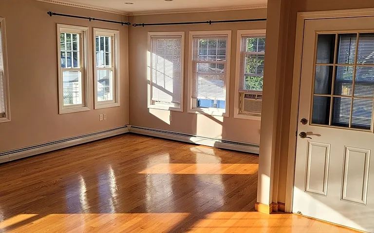 30-32 Freeman Ave #2 — Photo 1