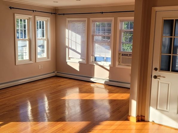 30-32 Freeman Ave #2