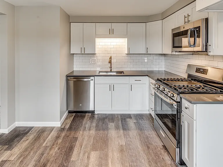 1729 Patrick Pl — Photo 4