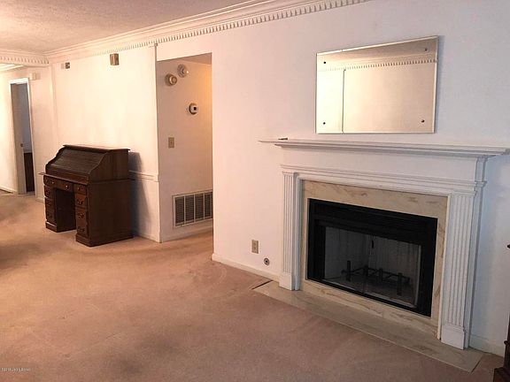 5th image of 403 Donard Park Ave #403