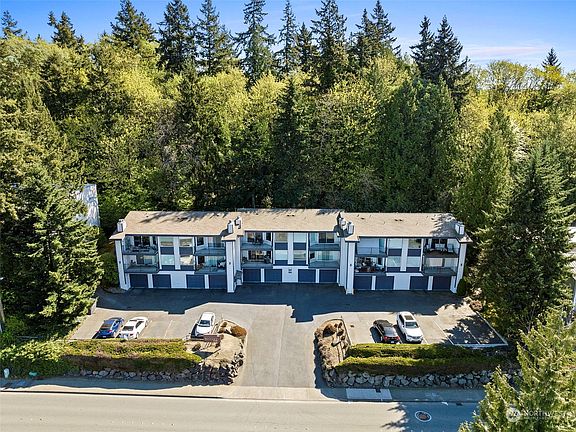 2nd image of 430 Bellevue Way SE #203