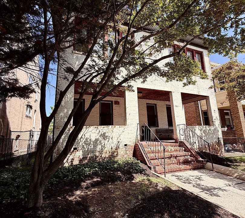 1st image of 2425 Eutaw Pl