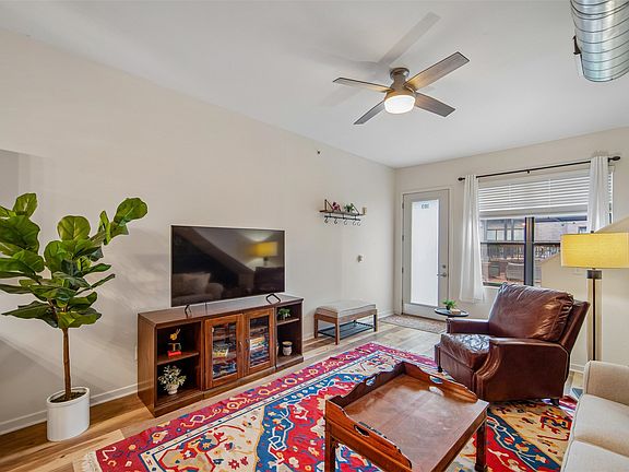 4th image of 400 E Locust St Unit 103