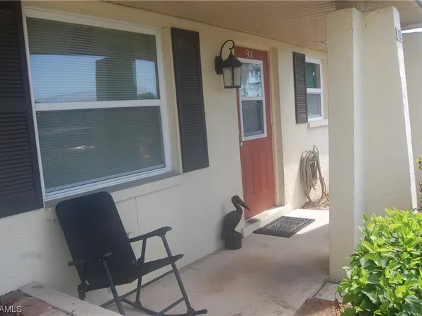 92 Pioneer Ct, Fort Myers, FL 33919