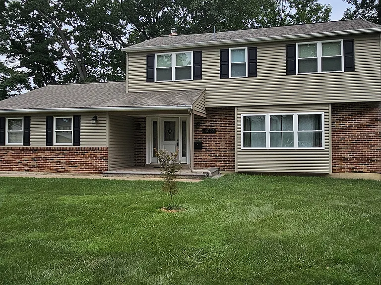 4022 Greenmount Dr — Photo 1