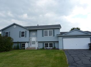 201 Inverness Trl, McHenry, IL 60050
