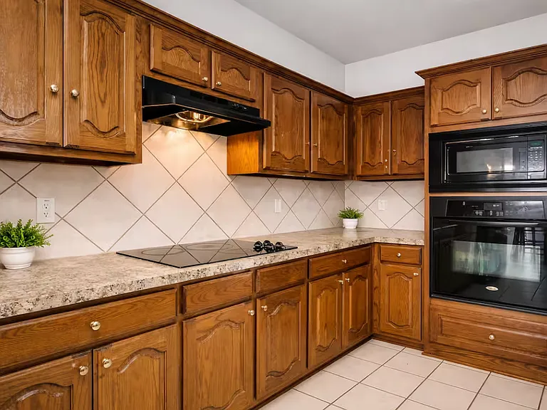 3209 Silver Springs Way — Photo 13