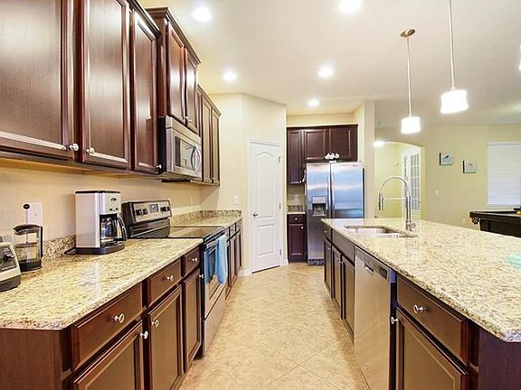 3rd image of 17034 Vilesta Dr