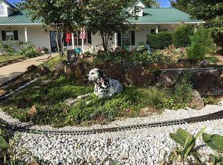 1210 W Barrett Ln, Fayetteville, AR 72701