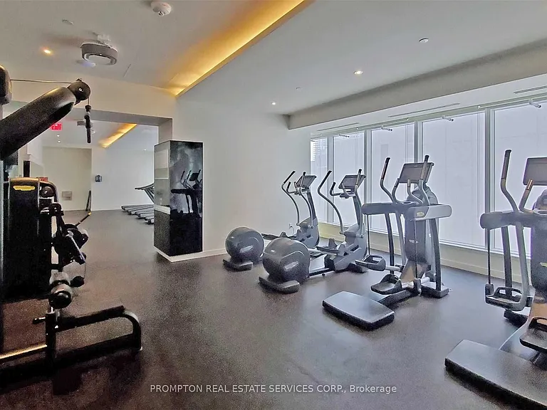 197 Yonge St #4407 — Photo 27