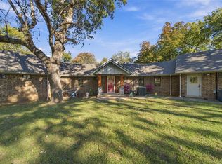 1701 N Hopi St, Chouteau, OK 74337