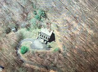 210 Leffingwell Rd, Uncasville, CT 06382