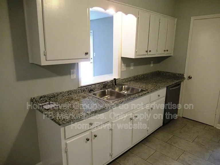 2798 Ashbriar Cv — Photo 6