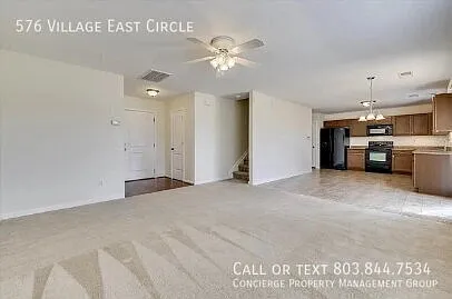 576 Village East Cir — Photo 5