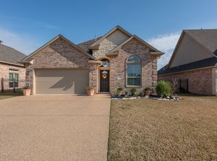 1808 Lakeshore (pvt) Cir, College Station, TX 77845