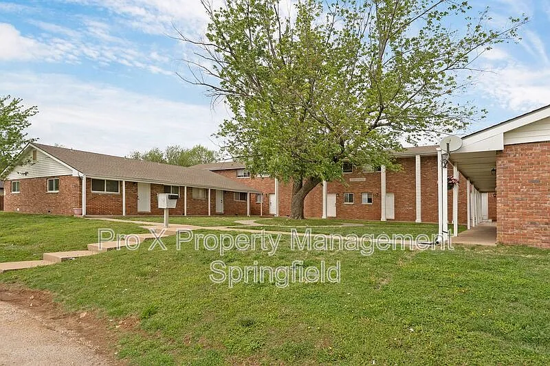 2943 E University St #7