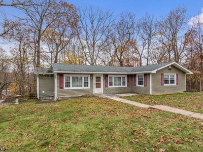 215 Santa Fe Trl, Hopatcong, NJ, 07843